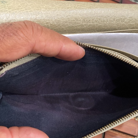 Balenciaga Taupe Leather Long Snap Wallet 825 - Picture 5 of 5